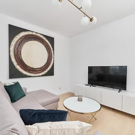 Centrum Poludnie With Parking By Renters Apartment *