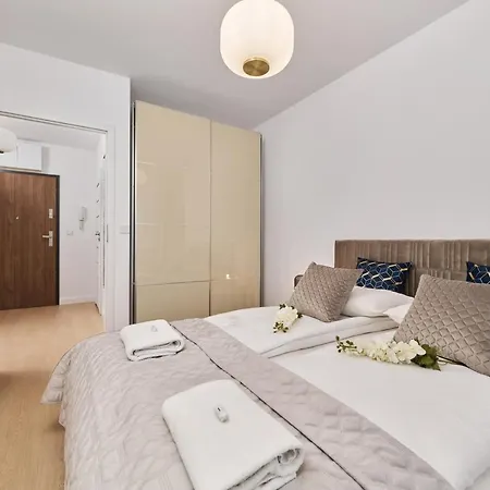 Centrum Poludnie With Parking By Renters Wroclaw